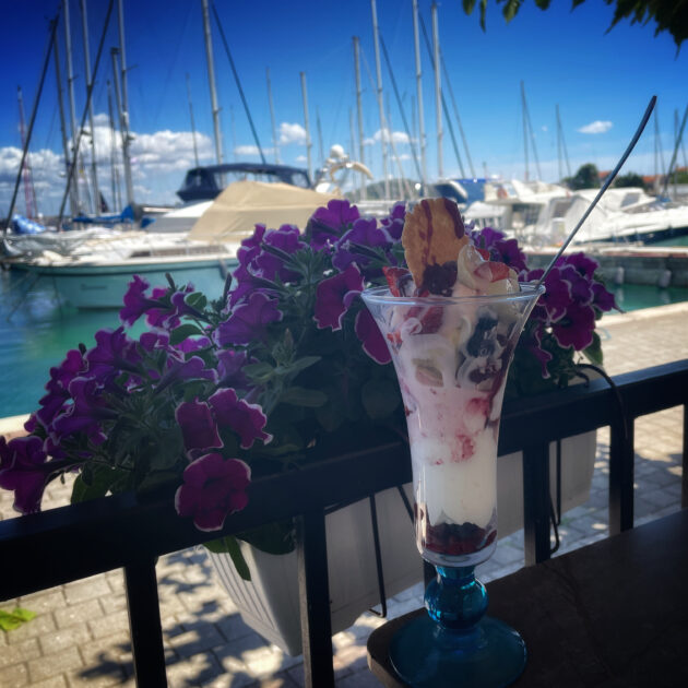 Eisbecher in Preko