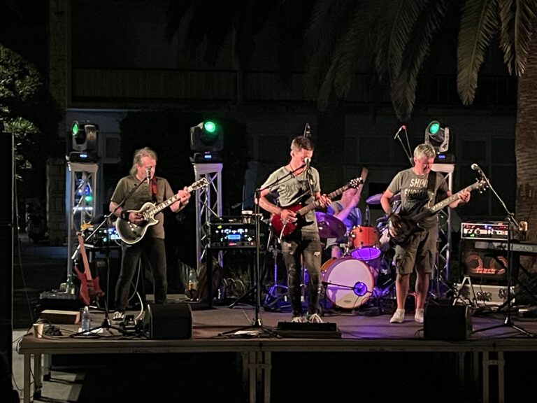 Rock im Hafen Supetar